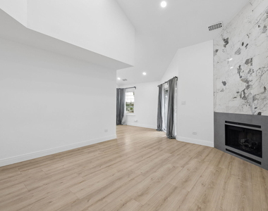 8320 Highpoint Circle - Photo Thumbnail 9