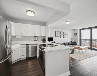 3660 N Lake Shore Drive - Photo Thumbnail 5