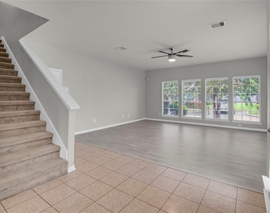 1526 Village Townhome Drive - Photo Thumbnail 12