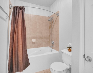 1526 Village Townhome Drive - Photo Thumbnail 17