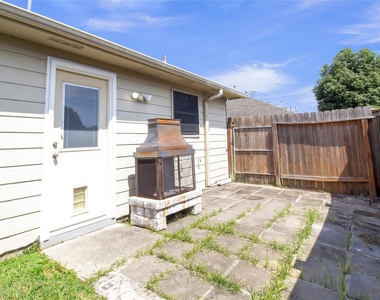 1526 Village Townhome Drive - Photo Thumbnail 22