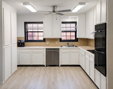 5315 Bayway Drive - Photo Thumbnail 14