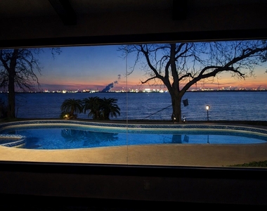 5315 Bayway Drive - Photo Thumbnail 20