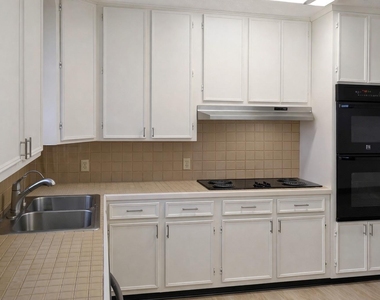 5315 Bayway Drive - Photo Thumbnail 15