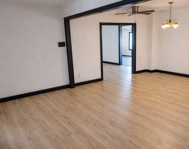 5315 Bayway Drive - Photo Thumbnail 11