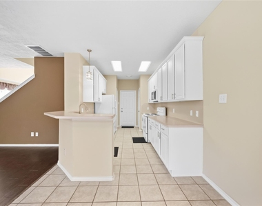 2943 Hackamore Hollow Lane - Photo Thumbnail 6