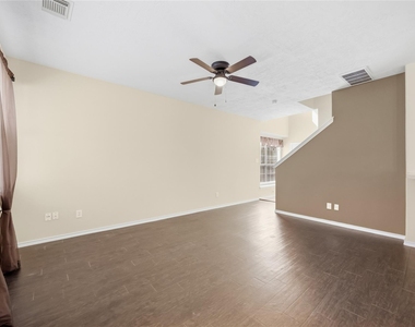2943 Hackamore Hollow Lane - Photo Thumbnail 5
