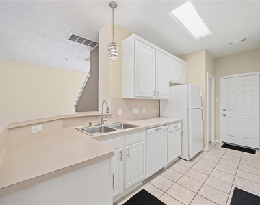 2943 Hackamore Hollow Lane - Photo Thumbnail 7