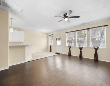 2943 Hackamore Hollow Lane - Photo Thumbnail 4