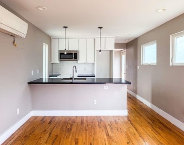 1416 Dumble Street - Photo Thumbnail 5