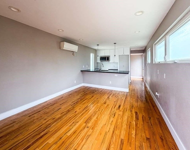1416 Dumble Street - Photo Thumbnail 4