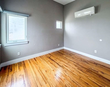1416 Dumble Street - Photo Thumbnail 10