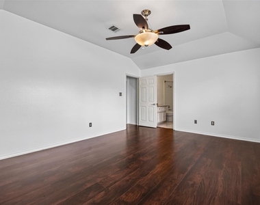 2735 Woodridge Manor Drive - Photo Thumbnail 19