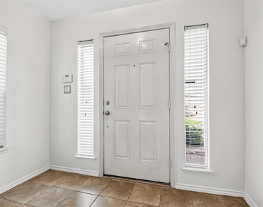 2735 Woodridge Manor Drive - Photo Thumbnail 3