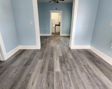 1601 40th Street - Photo Thumbnail 2