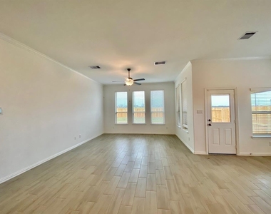 8710 Morning Glow Drive - Photo Thumbnail 6