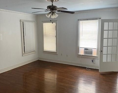 701 Sealy - Photo Thumbnail 9