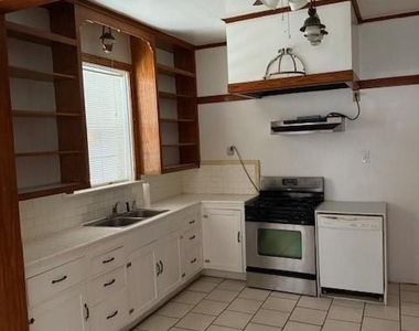 701 Sealy - Photo Thumbnail 3