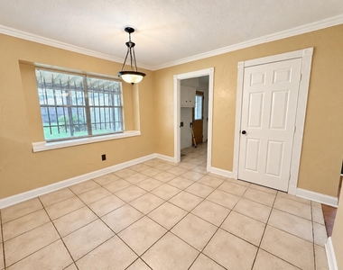 4807 Shatner Drive - Photo Thumbnail 6