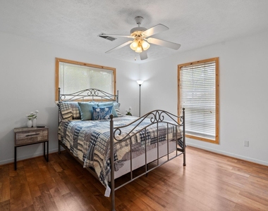 11400 Highcrest Drive - Photo Thumbnail 13