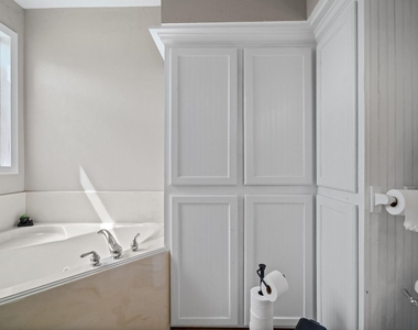 11400 Highcrest Drive - Photo Thumbnail 10