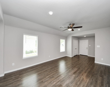 14026 Chinook Drive - Photo Thumbnail 6
