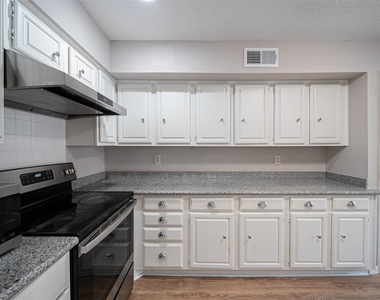 7935 Kendalia Drive - Photo Thumbnail 25