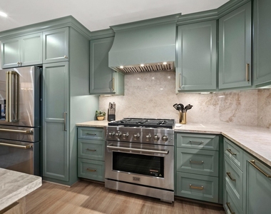 5314 Manor Creek Lane - Photo Thumbnail 9