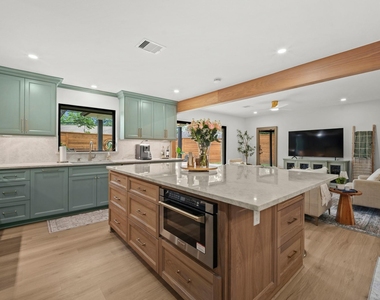 5314 Manor Creek Lane - Photo Thumbnail 7