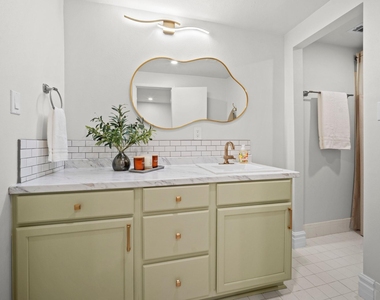 5314 Manor Creek Lane - Photo Thumbnail 40