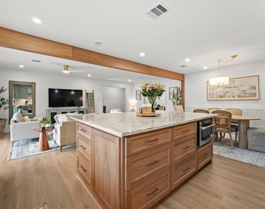 5314 Manor Creek Lane - Photo Thumbnail 11