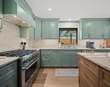 5314 Manor Creek Lane - Photo Thumbnail 8