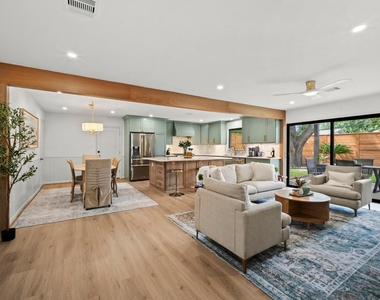 5314 Manor Creek Lane - Photo Thumbnail 4