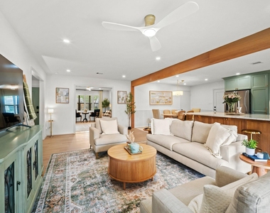 5314 Manor Creek Lane - Photo Thumbnail 14