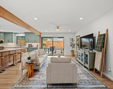 5314 Manor Creek Lane - Photo Thumbnail 5