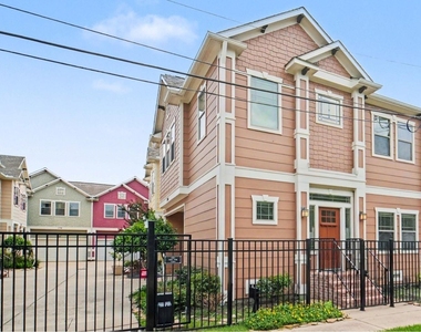 1744 W 25th Street - Photo Thumbnail 14