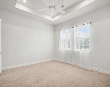 1744 W 25th Street - Photo Thumbnail 5
