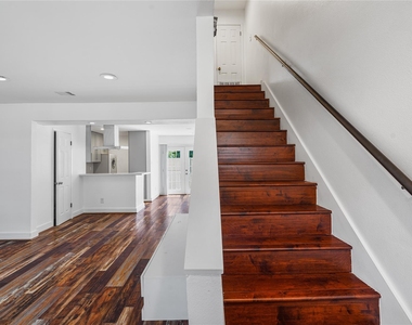 515 Tallowood Road - Photo Thumbnail 6