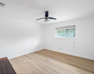 515 Tallowood Road - Photo Thumbnail 13