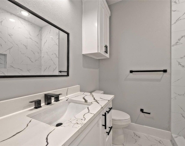 9301 E Avenue L - Photo Thumbnail 4