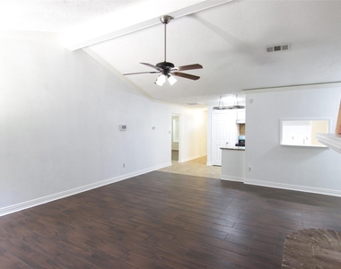 10402 Long River Drive - Photo Thumbnail 6