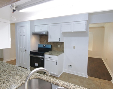 10402 Long River Drive - Photo Thumbnail 9