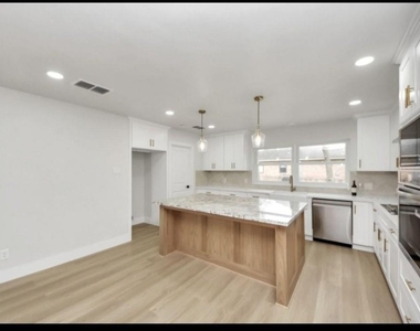 26206 Maplewood Drive - Photo Thumbnail 11