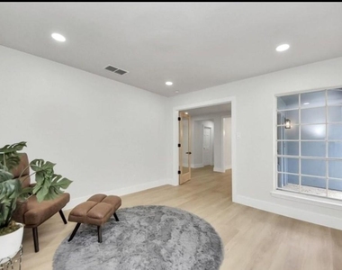 26206 Maplewood Drive - Photo Thumbnail 10