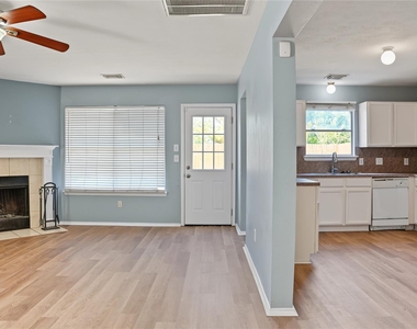 3907 Starbridge Pointe Lane - Photo Thumbnail 7