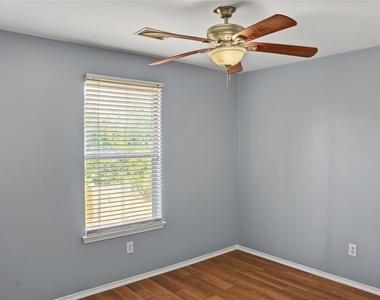 3907 Starbridge Pointe Lane - Photo Thumbnail 15