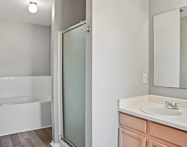 3907 Starbridge Pointe Lane - Photo Thumbnail 11