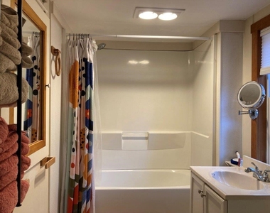 210 Prospect Hill - Photo Thumbnail 2