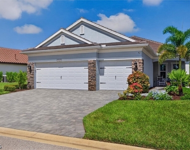 3121 Heritage Pines Drive - Photo Thumbnail 1
