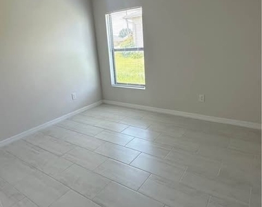1630 Sw 33rd Street - Photo Thumbnail 14